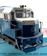 HO ATHEARN 4283 DD40 GM DEMONSTRATOR NEED SMALL REPAIR