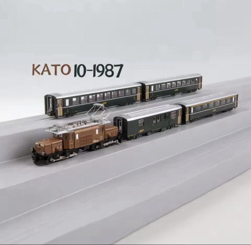 Kato 10-1987 Ge 6/6-I Crocodile with Green Passenger Cars 5-Car (N)　From Japan