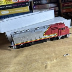 Life Like HO Scale Santa Fe F40PH Diesel Locomotive 100 Toy Train Model New Box