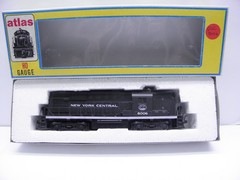 ATLAS /KATO DCC RS-11 LOCOMOTIVE NEW YORK CENTRAL #8006 – HO SCALE CK & RUNS