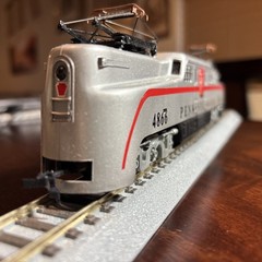 Tyco Locomotive with Operating Headlight Kit#251-018 GG-1 Electric-Penna Silver