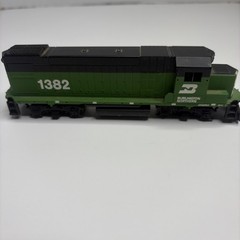 Walthers Mainline EMD GP15 Burlington Northern #1382 DC locomotive * Reed*