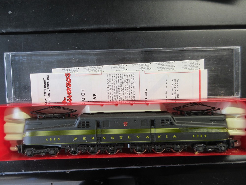 AHM ho GG1 ELECTRIC LOCOMOTIVE PRR GREEN powered #5161 vintage