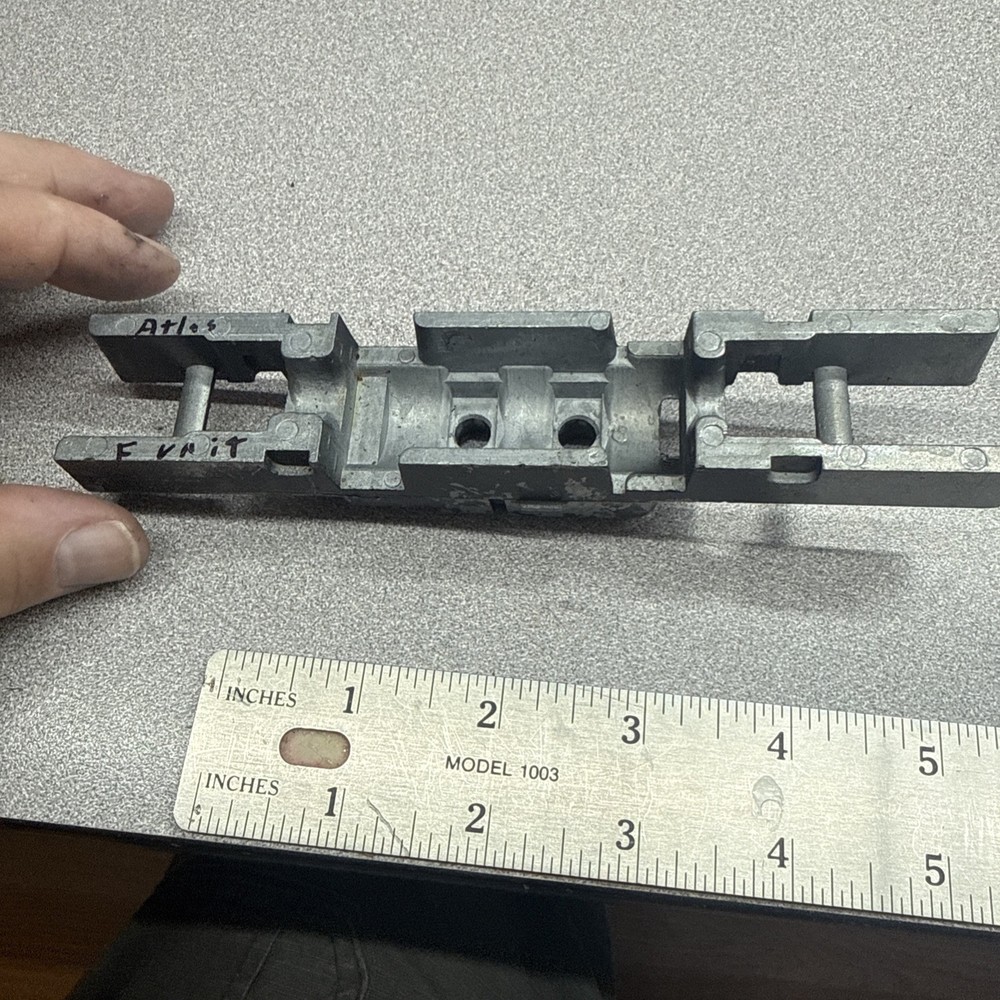 Atlas Ho Scale Roco Frame Chassis Fits EMD F Unit Excellent Condition
