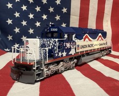 HO Athearn RTR UP SD40-2 #3300 United Way Diesel Locomotive Runs Great Box