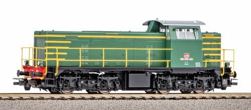 Piko Expert 52447 D141 1023 Green Livery With Yellow Stripes, Yellow Handrails