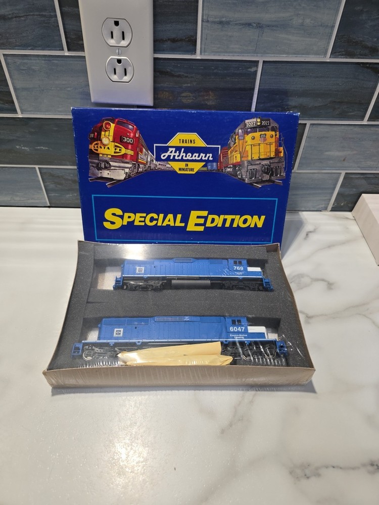 HO ATHEARN 2217 SPECIAL EMD LEASE ELECTROMOTIVE SD40-2 SHELL PARTS GP38-2 DUMMY
