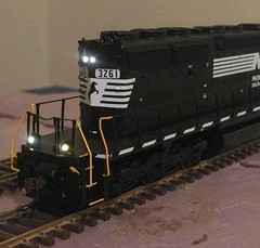 Athearn HO-Scale Norfolk Southern SD40-2 Locomotive 3261