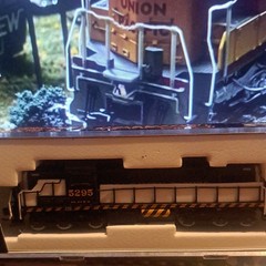 Atlas RSD-5 N Scale Diesel Locomotive Southern Pacific #5295 & #5303