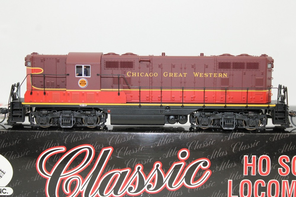 Atlas Classic HO Scale CGW Chicago Great Western EMD GP7 Locomotive #120 DCC Rdy