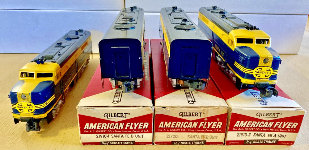 Amer Flyer 21910/21910-1/21910-2 + 21720 Santa Fe Alco PA-PB-PB-PA Diesel Locos!