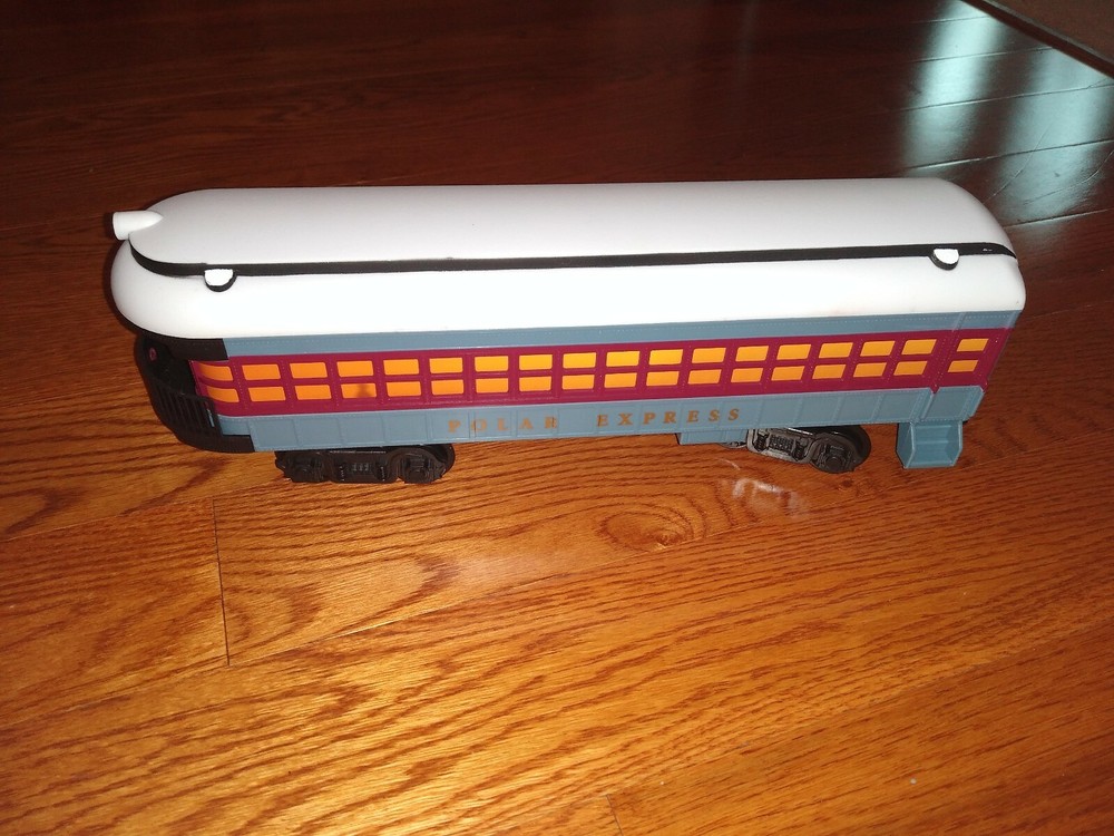Lionel Polar Express Passenger Car goes with engine 711795 ready to play