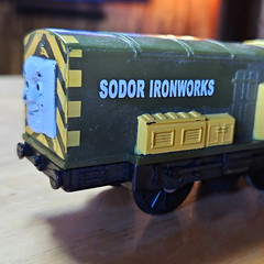 Thomas & Friends Sodor Ironworks HO Diesel Locomotive Analog Green/Yellow/Black