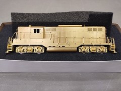 Oriental/Samhongsa HO-Scale GP9 1750HP Early Version w/ Dynamic Brake -Unpainted