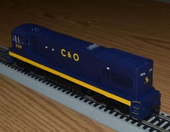 Atlas NEW HO Diesel Locomotive No. 8667 GE U23B Chesapeake & Ohio #2319 – VIDEO