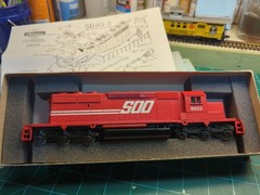 #136 ho athearn SD40-2. Soo line. new old stock
