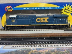 CSX TRANSPORATION – AC4400 ” CSX BLUE ” LOCO- DC/DCC ready – HO Scale -NEW OOP