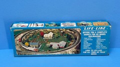 LIFE LIKE HO SCALE CHESSIE SYSTEM B&O #4810 GP38 DIESEL LOCOMOTIVE #2