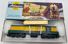 Athearn Ho 04323 H24-66 TM Chicago & Northwestern 1679 Dummy Diesel Locomotive