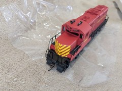 Walthers HO Scale US Army EMD GP9 Diesel Locomotive 4600 & Caboose Set 931-701