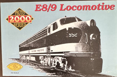 PROTO 2000 HO 1:87 E8/9 Diesel Locomotive Burlington Silver Red DC Light NIB