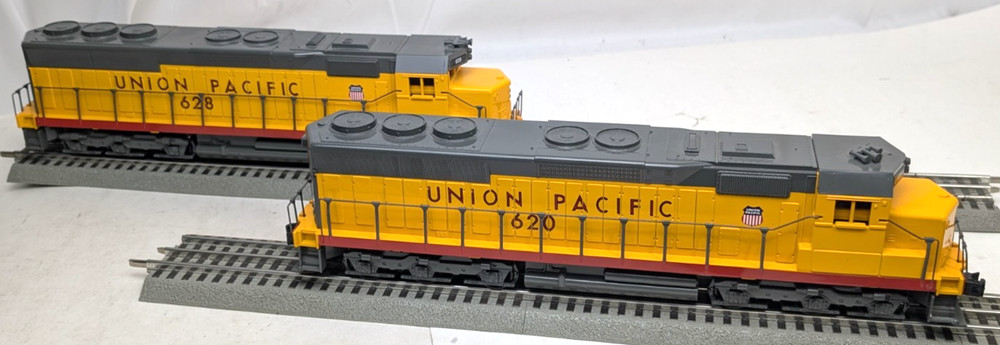 WILLIAMS – EMD SD45 Set “UNION PACIFIC – UP” 620 (Powered) & 628 (Unpowered)- O