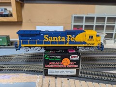 CS ATLAS MASTER SERIES GE B40-8: BNSF PATCHED SANTA FE #8615 W/DECODER – 9033