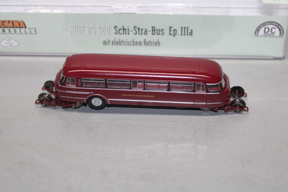 Brekina 63010 Deutsche Bahn Nwf BS 300 Schi-Stra-Bus Diesel Locomotive H0 OVP