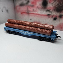 HO SCALE BACHMANN GREAT NORTHERN Flatcar W/Logs 42764