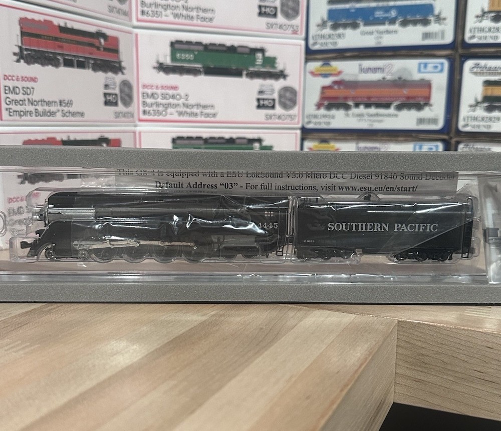 KATO N GS-4 4-8-4 Southern Pacific #4445 Black Postwar DCC Sound 126-0309 NEW