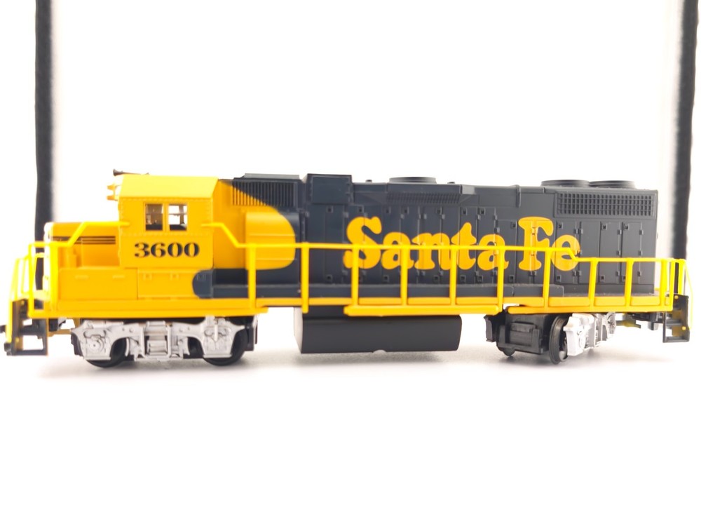 Life-Like HO Scale Santa Fe GP38 DUMMY Diesel Locomotive #3600 Model Train