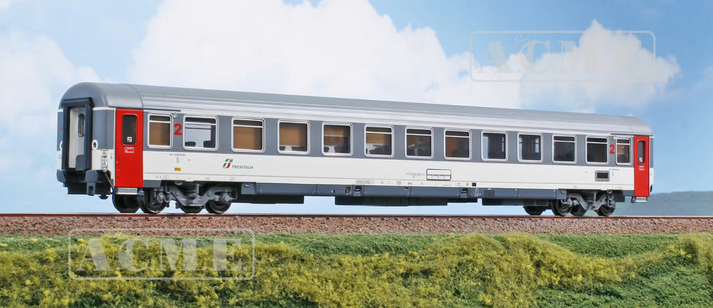ACME 50608 UIC-Z1 Reconditioned 2nd Class, IC Giorno Livery Without Red Stripe
