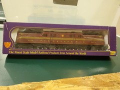 ihc ho scale gg1; #4828; 5 stripe tuscan red passenger service locomotive