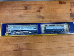 AHM HO Santa Fe Blue Goose Train Set