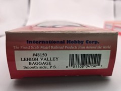 IHC HO Lehigh Valley E8 A/B Set Powered + 2 Passenger Cars -2 Locomotives,2 Cars
