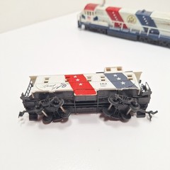 Bachmann Train HO Scale Diesel Seaboard Coast Line 1776 Locomotive + Kaboos