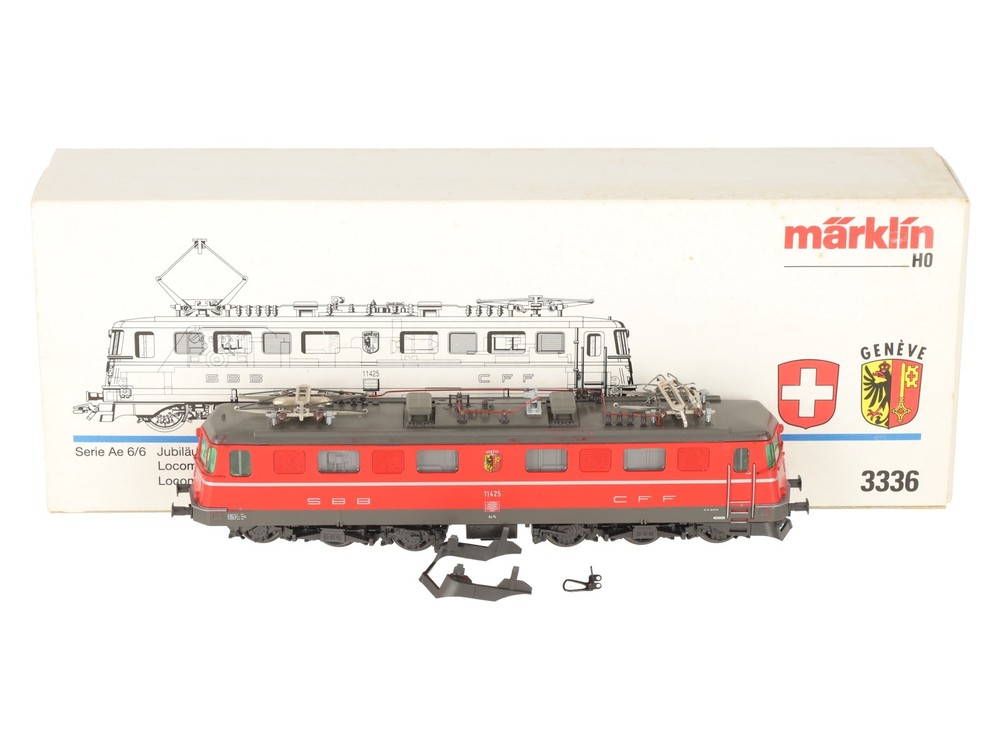 Marklin 3336 HO Scale Serie Ae 6/6 Electric Locomotive/Box