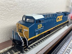 CSX TRANSPORATION – AC4400 ” CSX BLUE ” LOCO- DC/DCC ready – HO Scale -NEW OOP