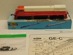 Athearn Blue Box Illinois Central Gulf U33C Diesel Engine – Powered Unit