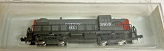 N Scale Atlas # 4215 RS-3 Cotton Belt Diesel Locomotive In Case