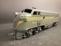 HO SCALE ATHEARN PENNSYLVANIA F7A 9506 LOCOMOTIVE WEATHERED