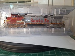 HO-Scale MTH GE C44-9W Santa Fe 5501