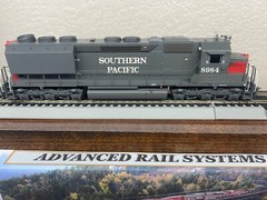 SOUTHEN PACIFIC – SP ” ELEPHANT EARS ” – SD45 LOCO DC/DCC Ready HO Scale NEW OOP