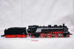 Marklin DB Class 18 Steam Locomotive 4-6-2 & Tender 3-Pole Motor Z Scale Z Gauge