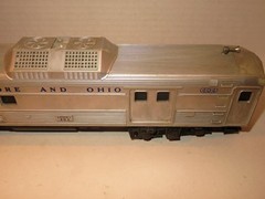 LIONEL POST-WAR TRAINS #404 MOTORIZED BUDD BAGGAGE CAR- 0/027- RUNS OK- H1W