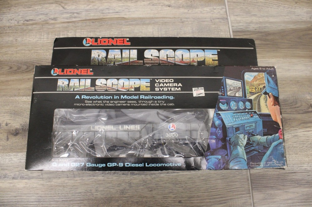 Lionel 6-33000 O Gauge Railscope Lionel Lines GP-9 Diesel Locomotive #3000