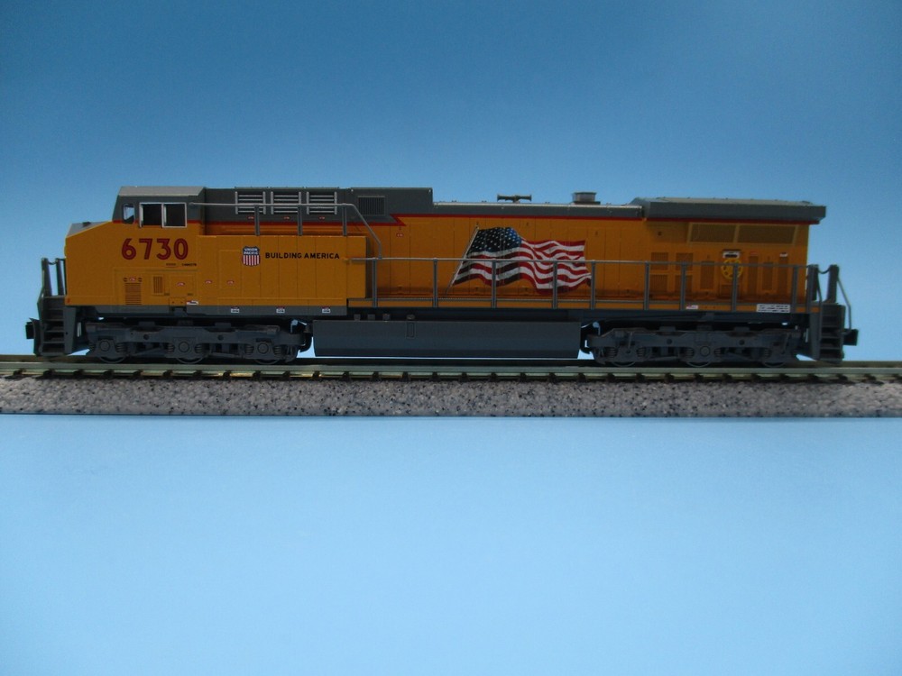 KATO N SCALE LOCOMOTIVE – AC4400CW – UNION PACIFIC #6730 – DC/DCC READY-176-7040