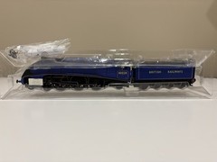 hornby R3701 Walter K Whigham oo gauge A4 steam locomotive