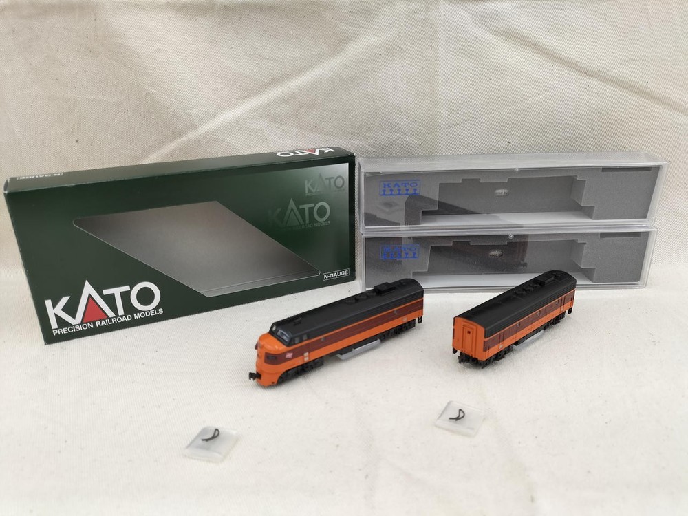 KATO 10755-2 EMD FP7A+F7B Milwaukee Road 2-Car Set