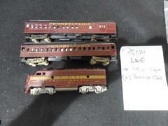 Vintage HO Pennsylvania Locomotive Train 9506 and Two passenger Cars Donations